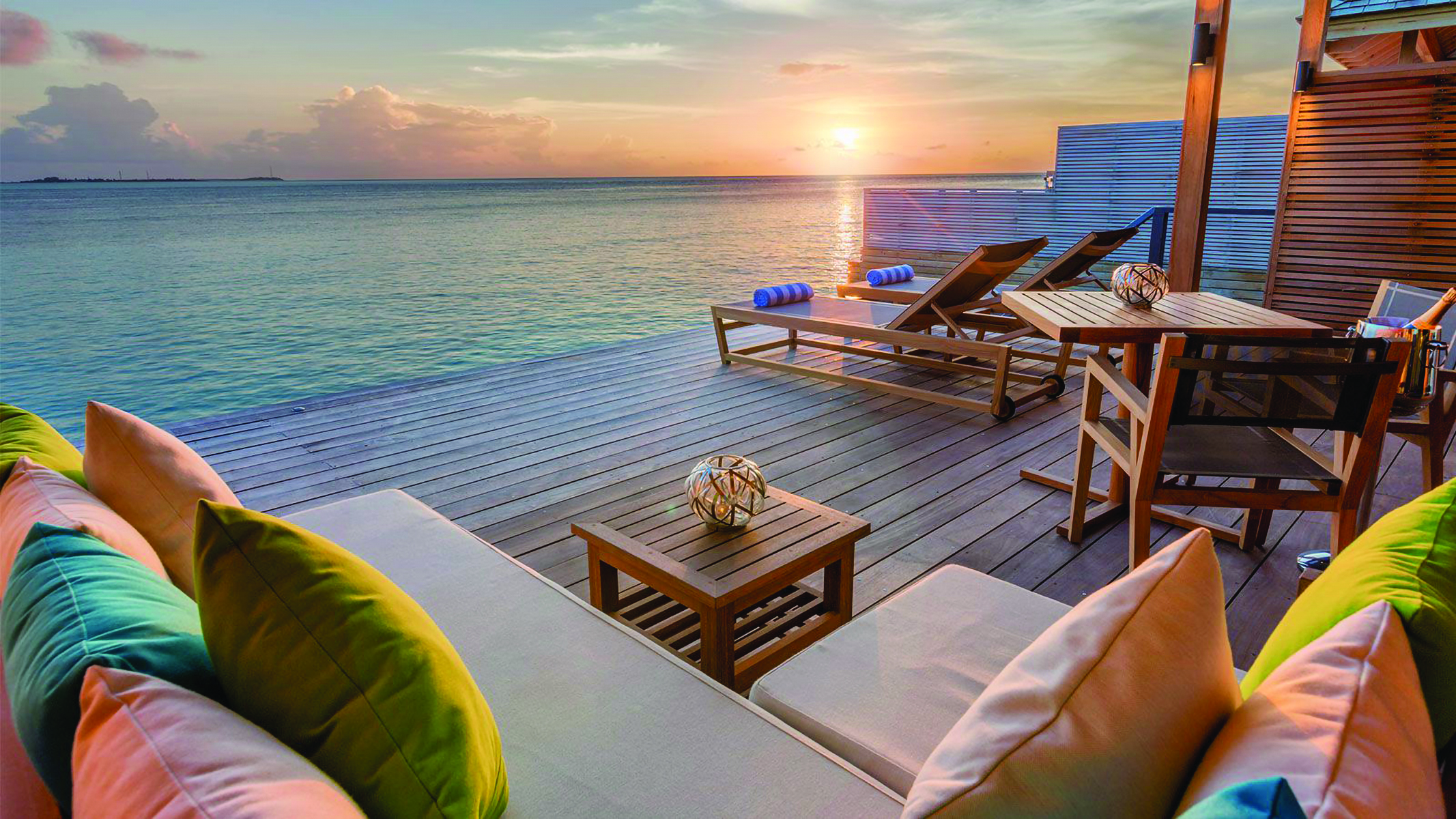 Терраса с видом на море. Hurawalhi Мальдивы отель. Остров Хуравальи Мальдивы. Hurawalhi Maldives 5* Resort 5. Hurawalhi Resort Maldives 5 тур.